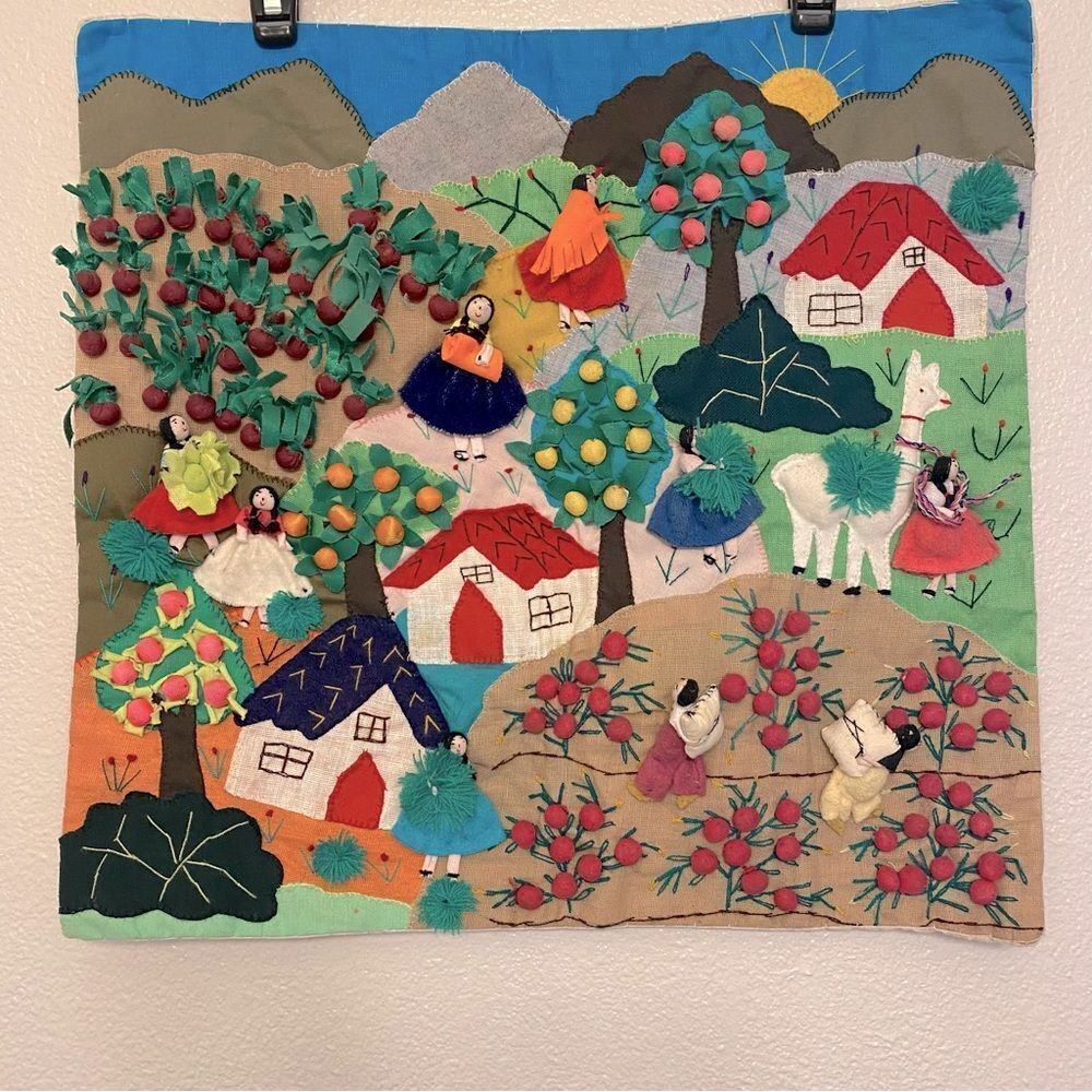 Peruvian Arpillera Textile Folk Art Embroidered Applique 3D Wall tapestry 19x18